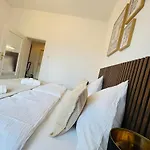 3-Raum-City-Apartment Ost-5