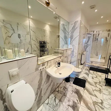 3-raum-city-apartment Ost-5 * Dusseldorf