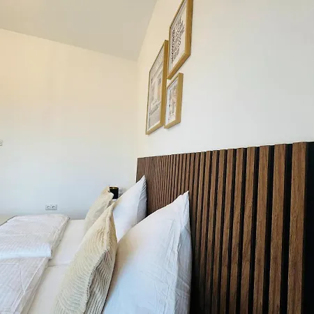 Apartment 3-raum-city-apartment Ost-5 *